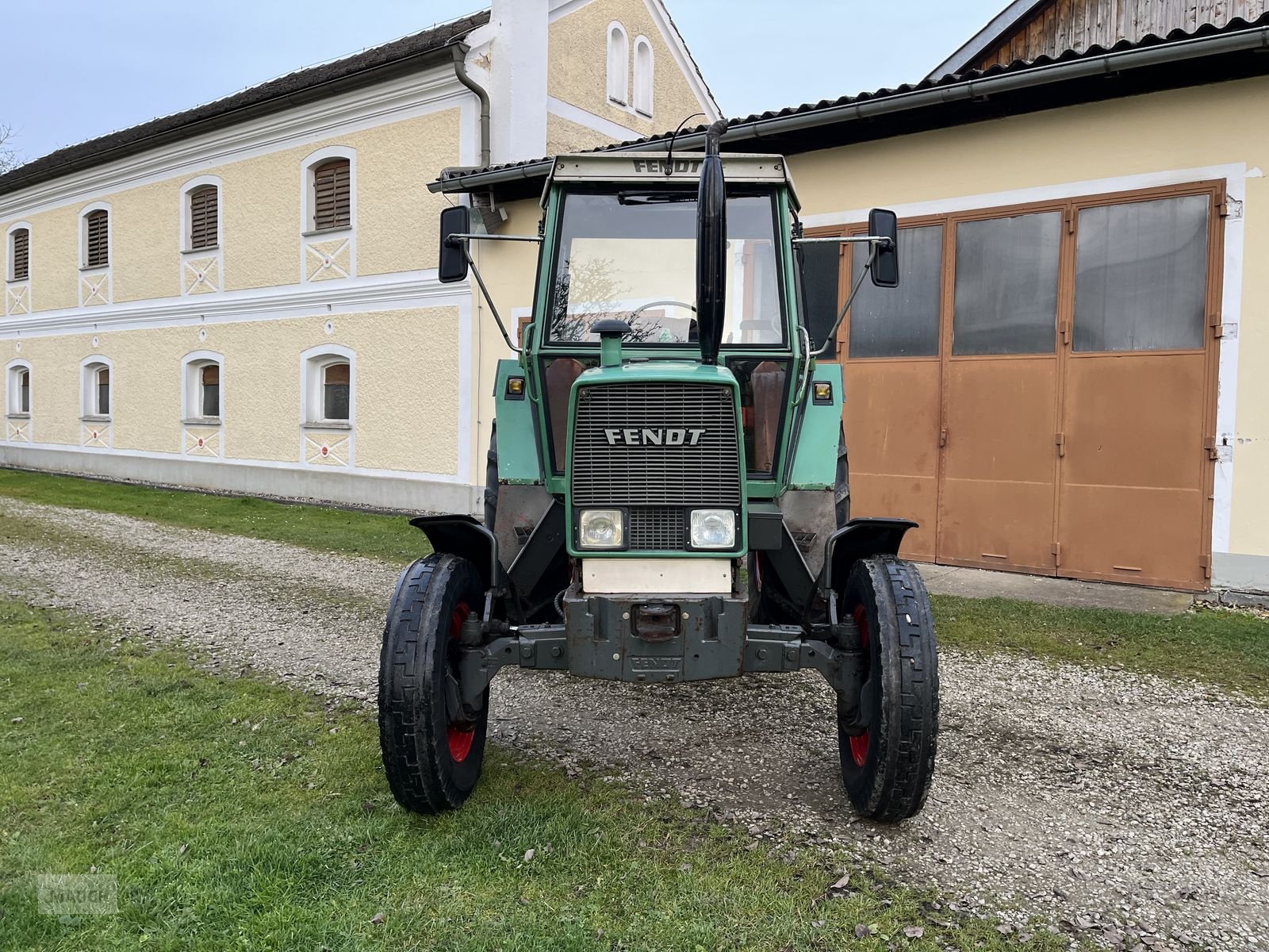 Traktor типа Fendt Farmer 305, Gebrauchtmaschine в Burgkirchen (Фотография 3)