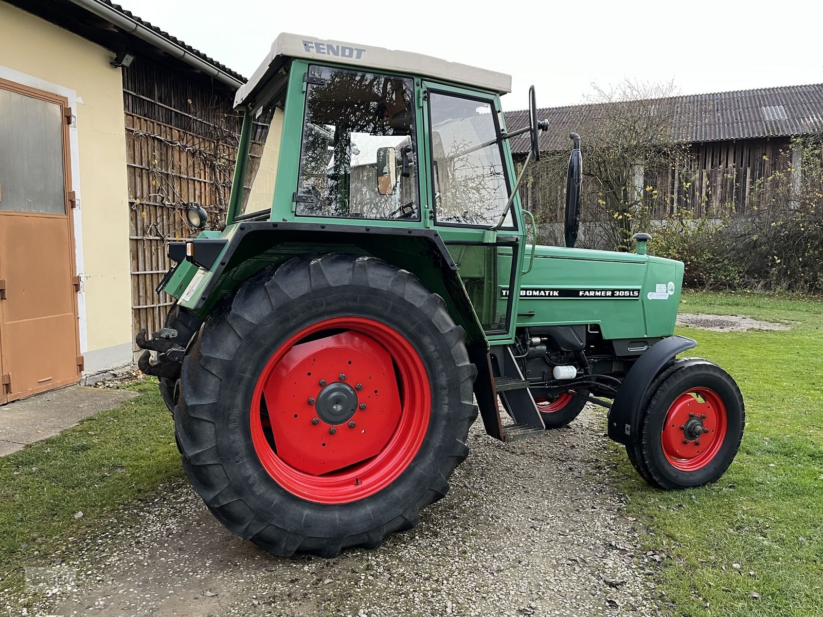 Traktor типа Fendt Farmer 305, Gebrauchtmaschine в Burgkirchen (Фотография 12)