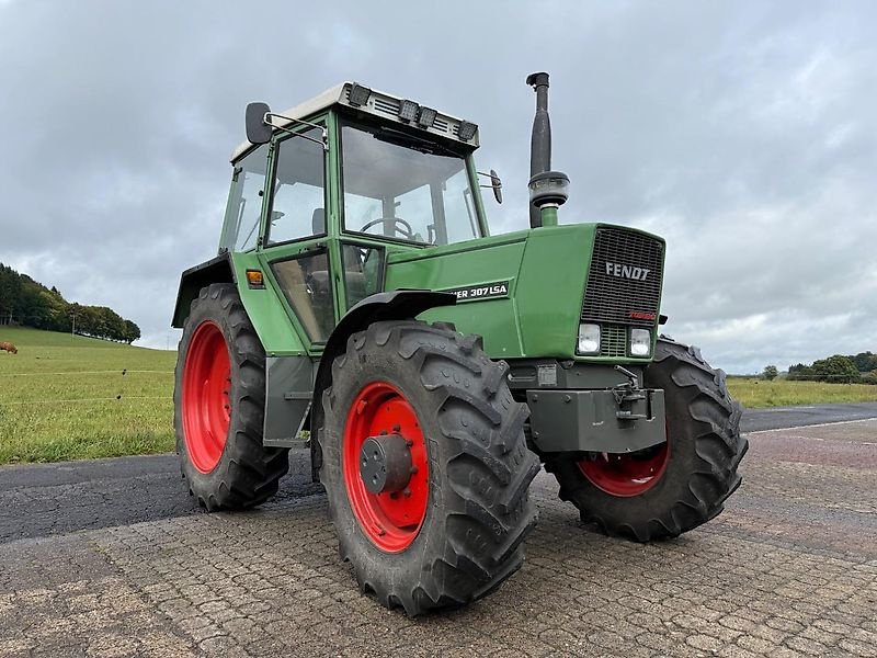 Traktor del tipo Fendt Farmer 307 LSA, Gebrauchtmaschine In Steinau  (Immagine 1)