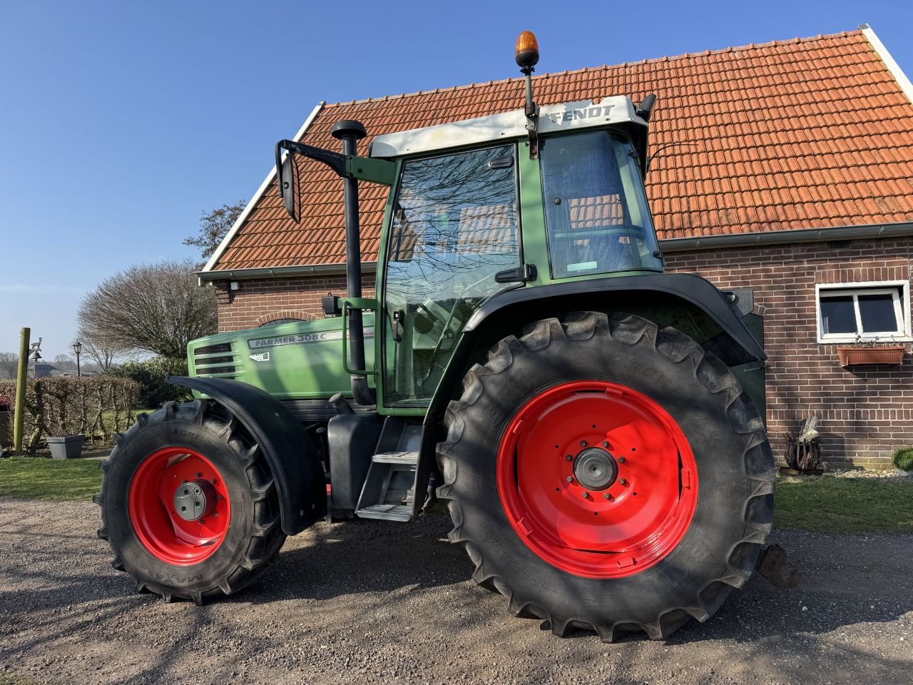 Traktor des Typs Fendt Farmer 308 C, Gebrauchtmaschine in Nieuw Heeten (Bild 2)