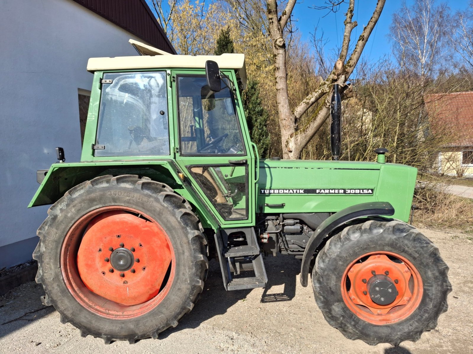 Traktor типа Fendt Farmer 309 LSA, Gebrauchtmaschine в Deimhausen (Фотография 2)