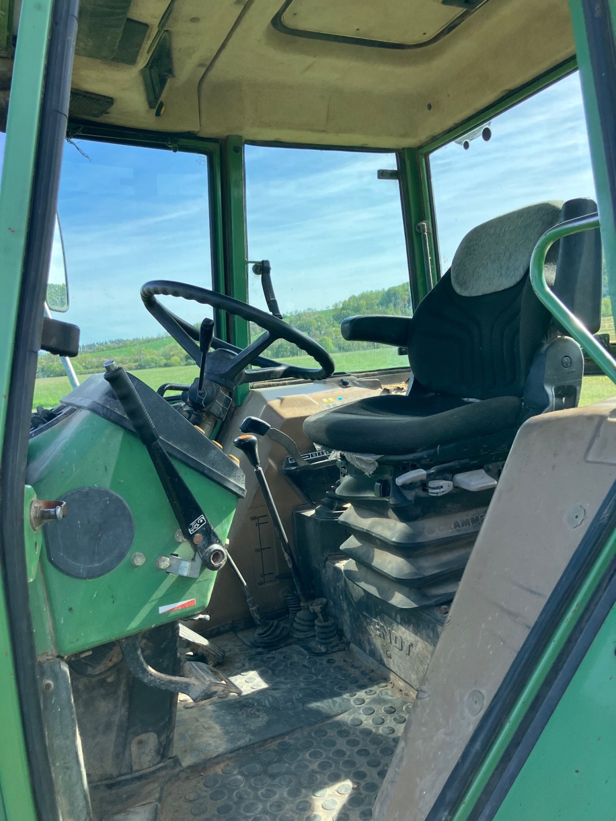 Traktor van het type Fendt Farmer 309 LSA, Gebrauchtmaschine in Herleshausen (Foto 2)