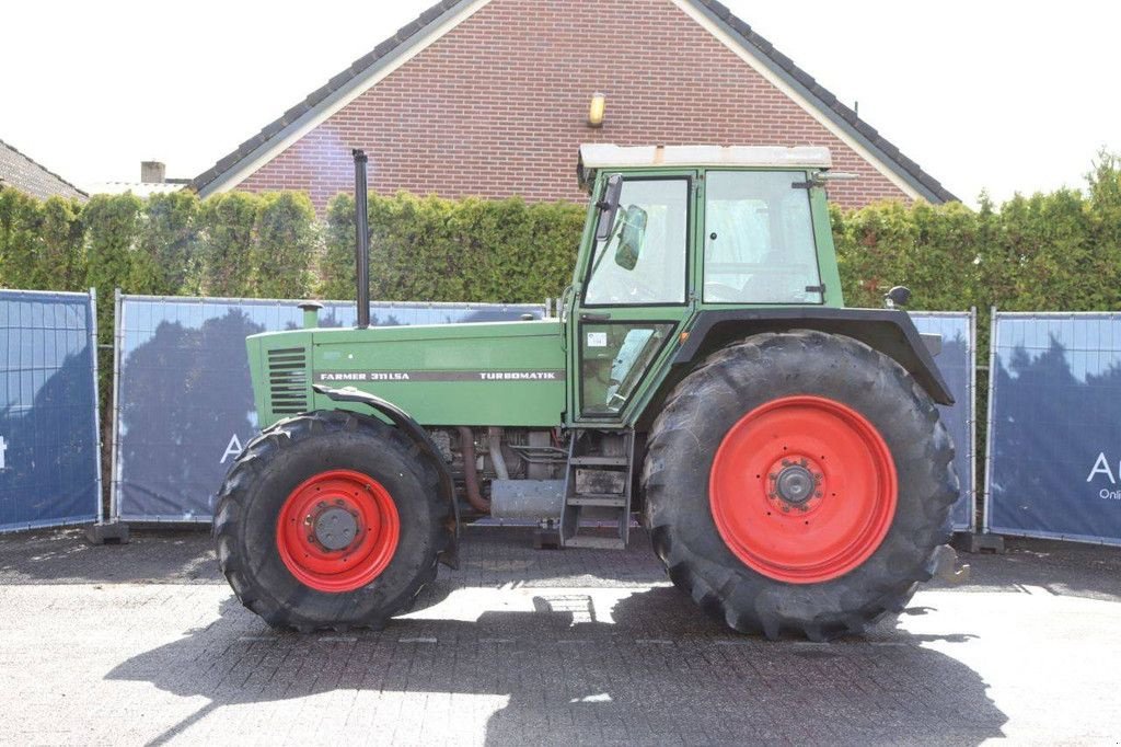 Traktor van het type Fendt Farmer 311 LSA, Gebrauchtmaschine in Antwerpen (Foto 2)