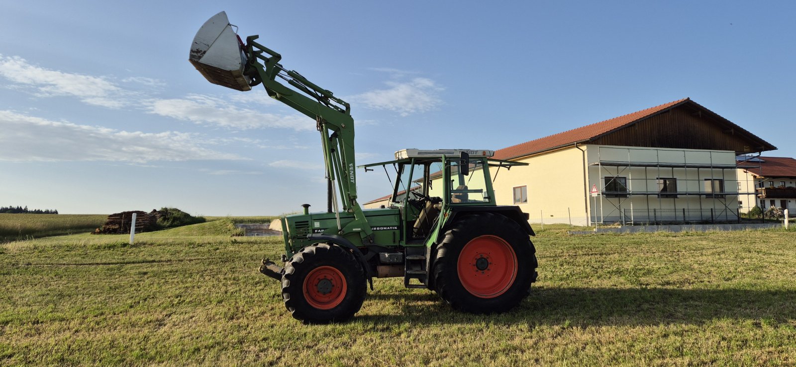 Traktor of the type Fendt Farmer 311 LSA, Gebrauchtmaschine in Vilsbiburg (Picture 2)