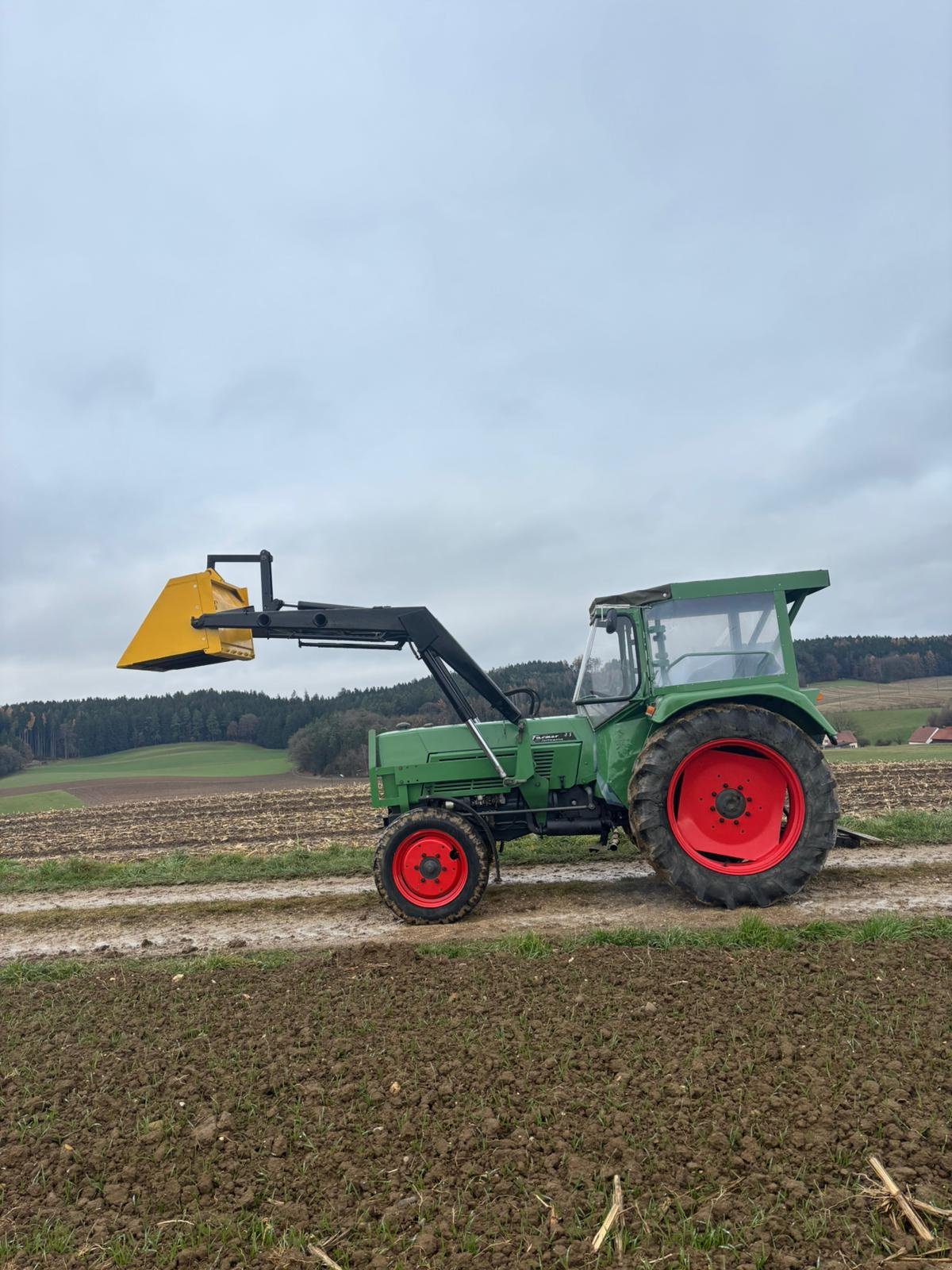 Traktor of the type Fendt Farmer 4 S, Gebrauchtmaschine in Dasing (Picture 1)