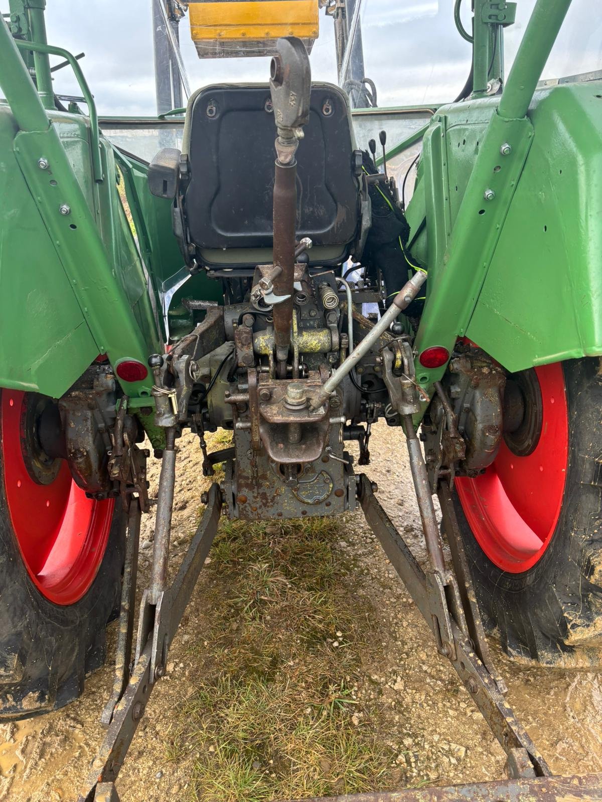 Traktor of the type Fendt Farmer 4 S, Gebrauchtmaschine in Dasing (Picture 4)