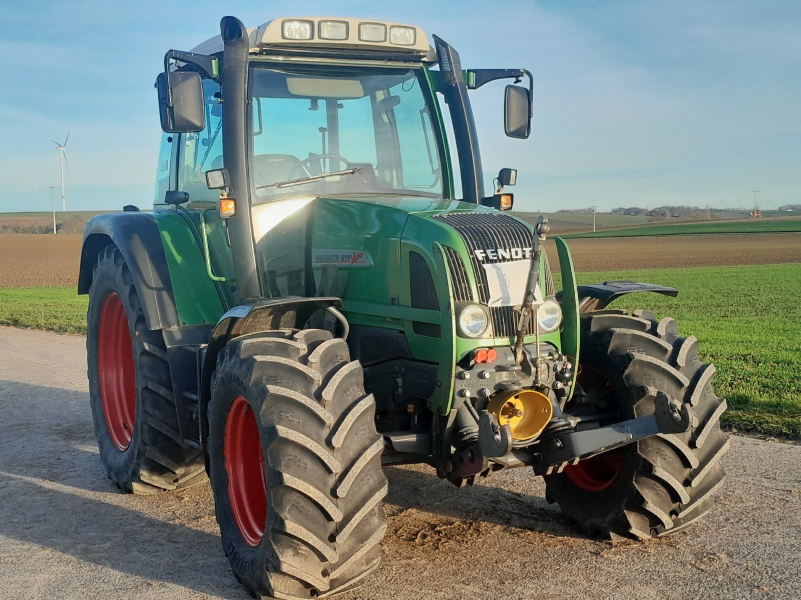 Traktor типа Fendt Farmer 411 Vario, Gebrauchtmaschine в Rittershausen (Фотография 3)