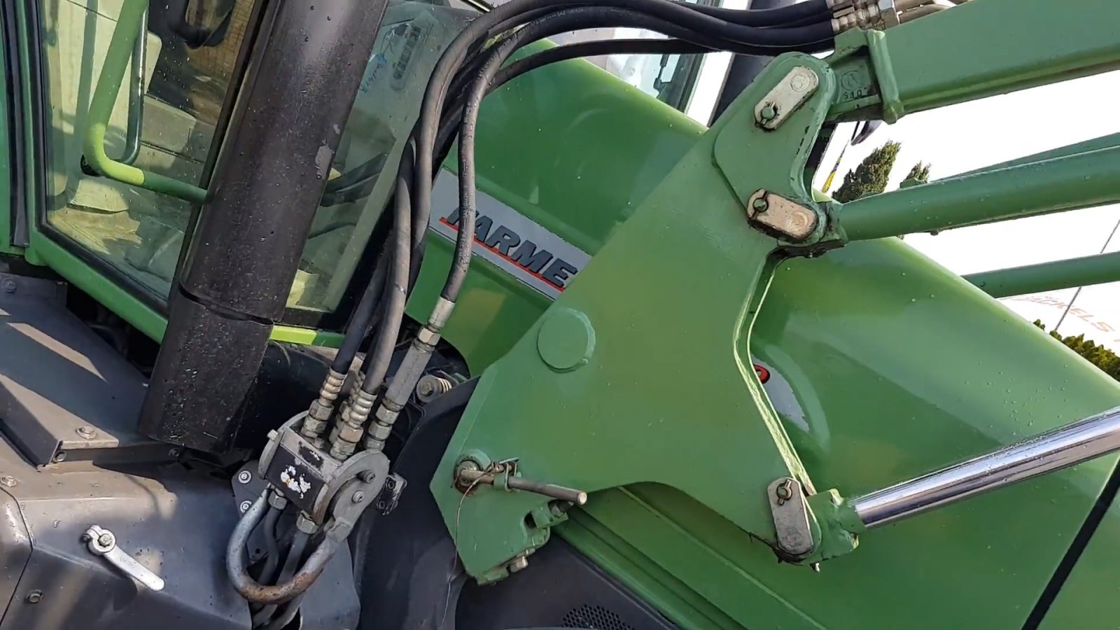 Traktor типа Fendt Farmer 411, Gebrauchtmaschine в San Donaci (Фотография 5)