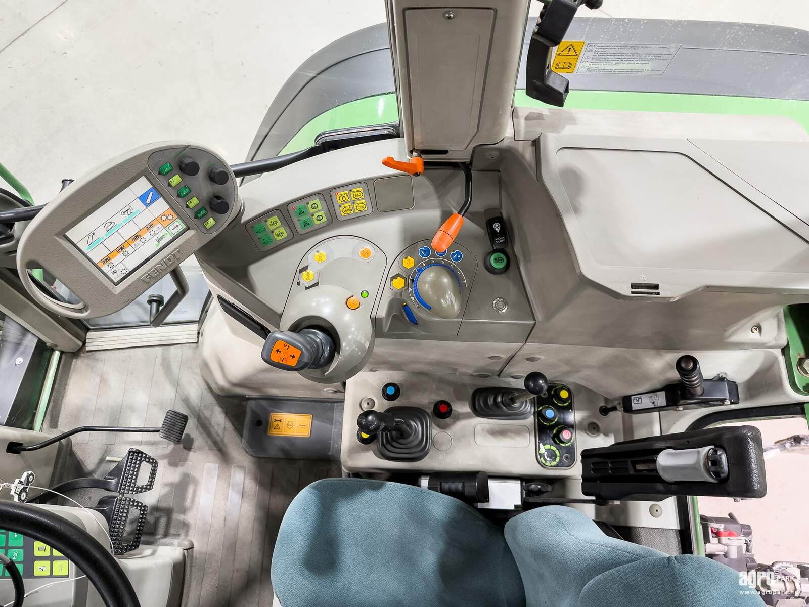 Traktor typu Fendt Farmer 412 Vario, Gebrauchtmaschine v Csengele (Obrázek 9)