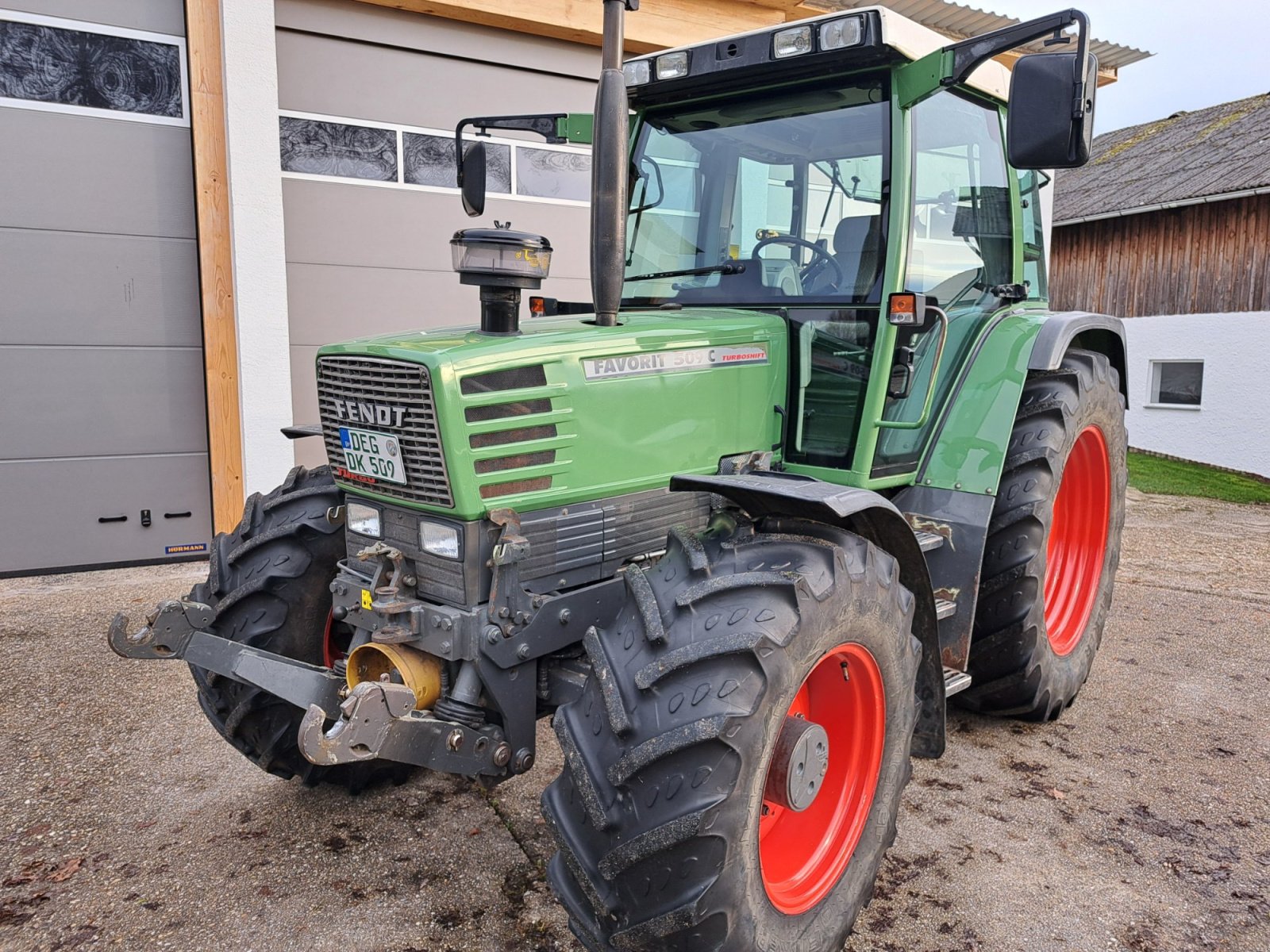 Traktor des Typs Fendt Favorit 509 C, Gebrauchtmaschine in Hengersberg (Bild 2)
