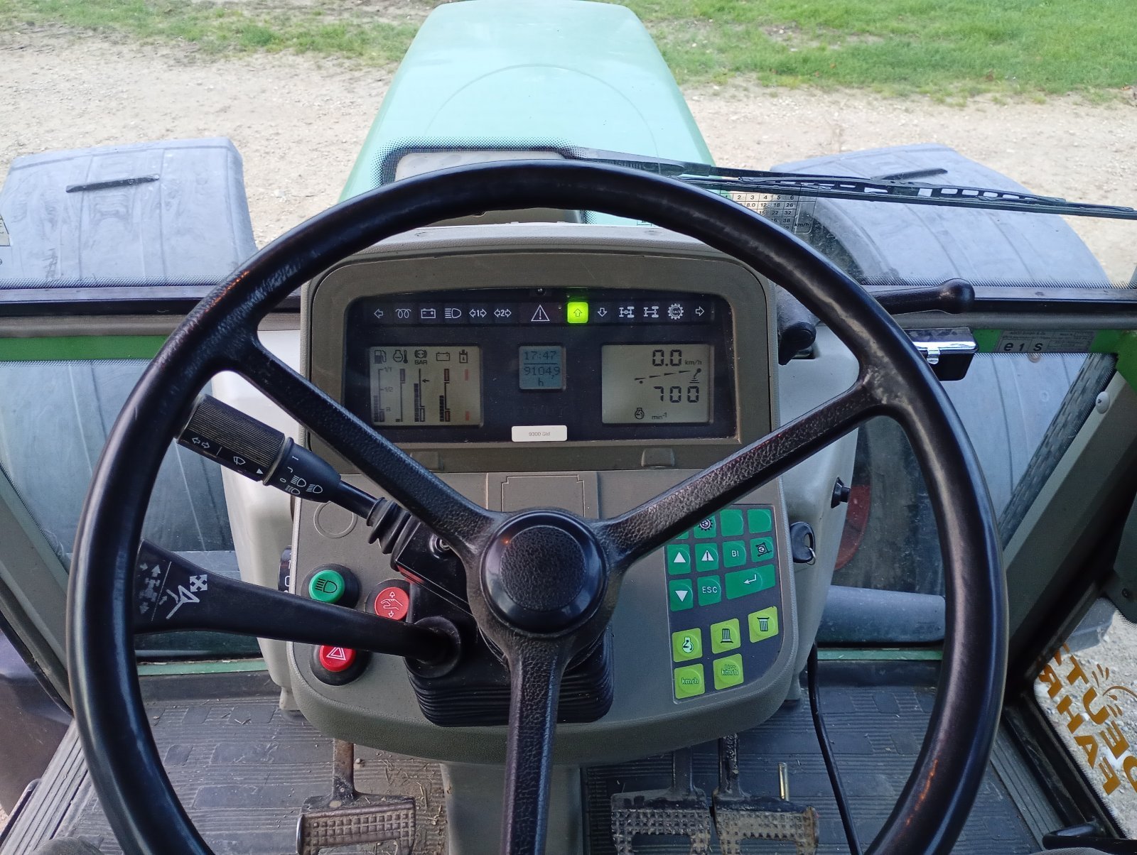 Traktor des Typs Fendt Favorit 515 C, Gebrauchtmaschine in Ammerfeld (Bild 3)