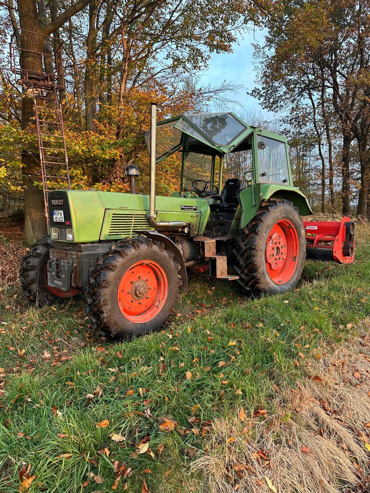 Traktor типа Fendt Favorit 610 SA, Gebrauchtmaschine в Bad Gandersheim (Фотография 3)