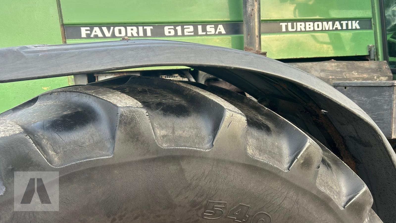 Traktor des Typs Fendt Favorit 612 LSA Turbomatik 21900€, Gebrauchtmaschine in Regensburg (Bild 11)
