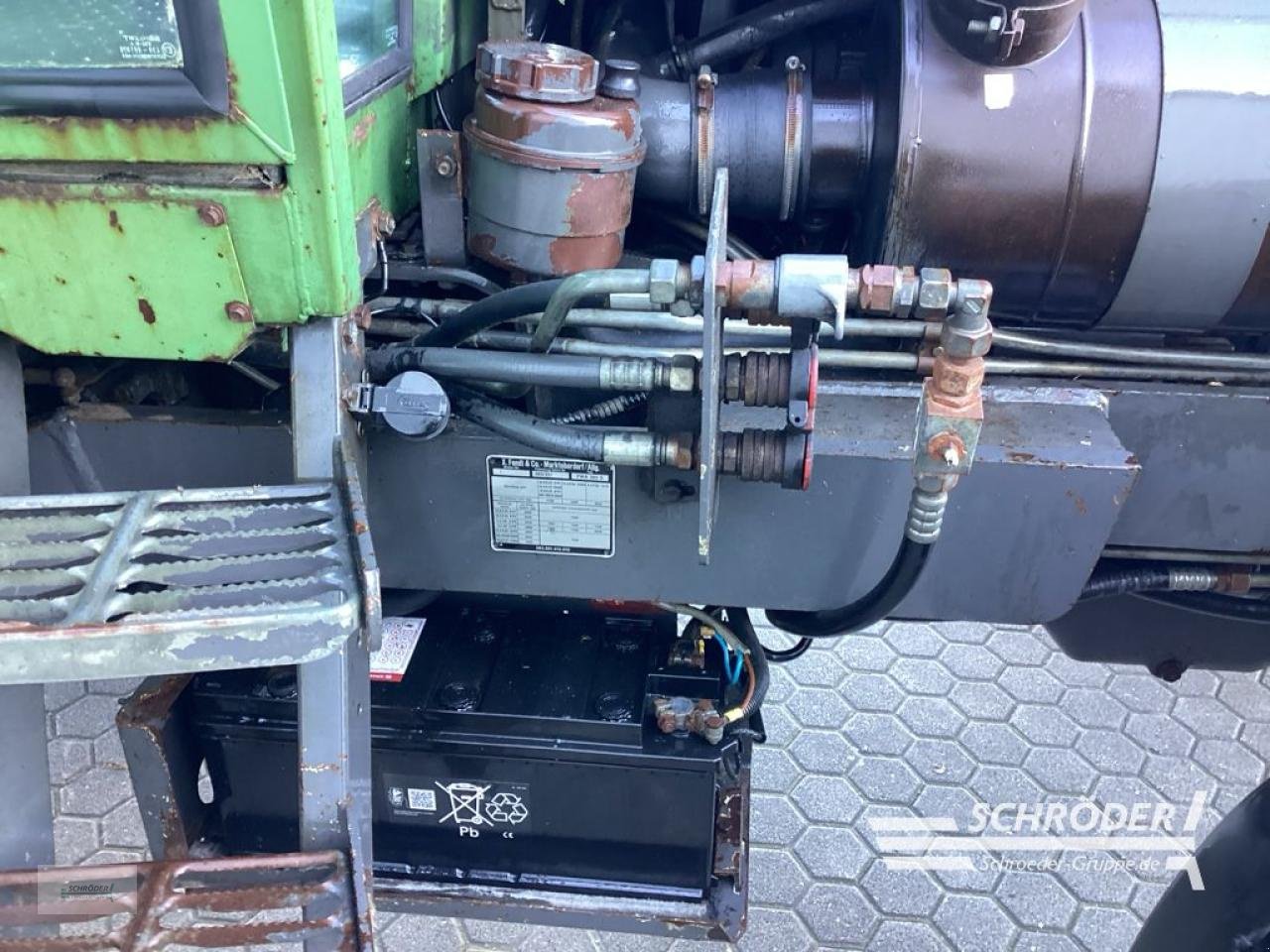 Traktor типа Fendt FAVORIT 612 LSA, Gebrauchtmaschine в Norden (Фотография 2)