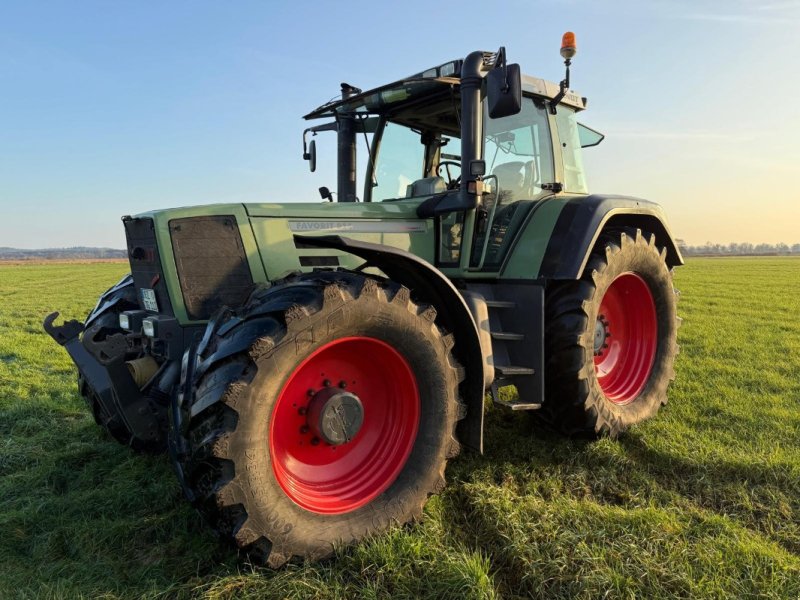 Traktor typu Fendt Favorit 824, Gebrauchtmaschine v Elmenhorst-Lanken