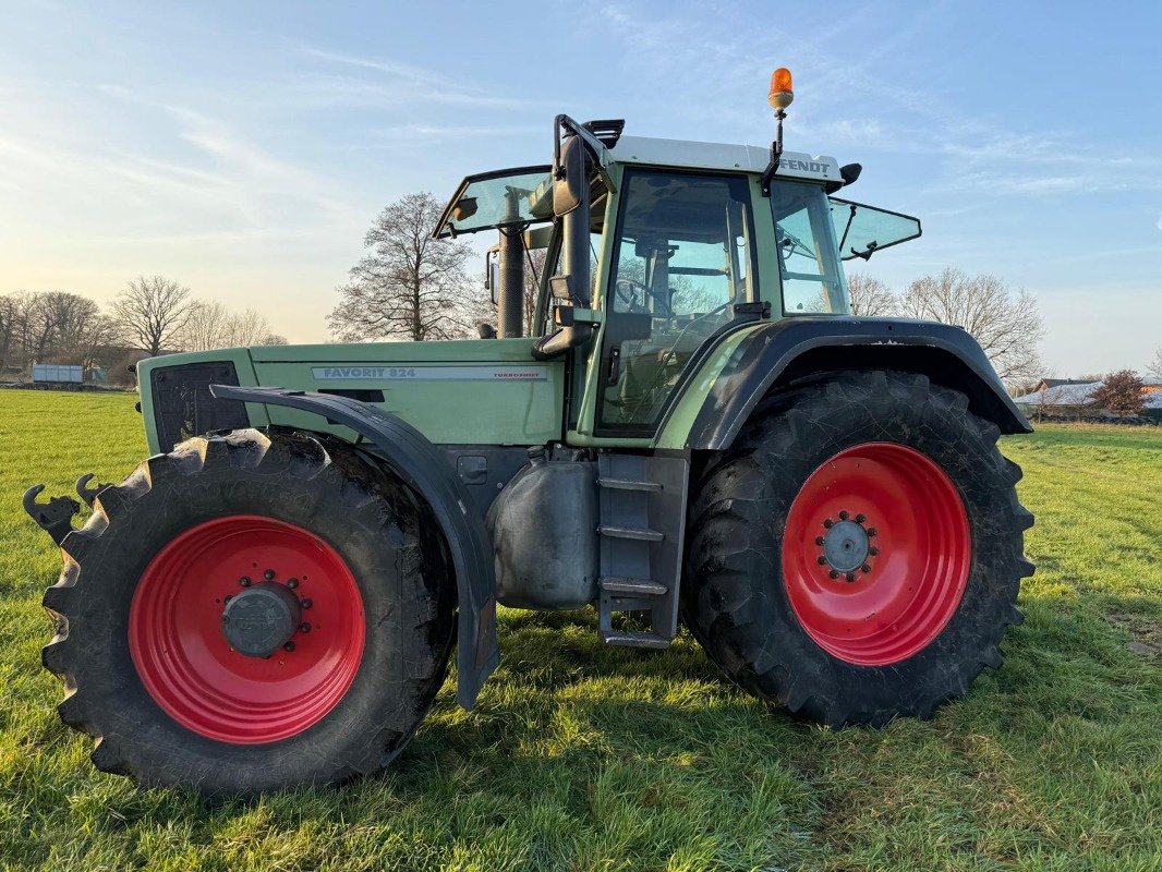 Traktor des Typs Fendt Favorit 824, Gebrauchtmaschine in Elmenhorst-Lanken (Bild 3)