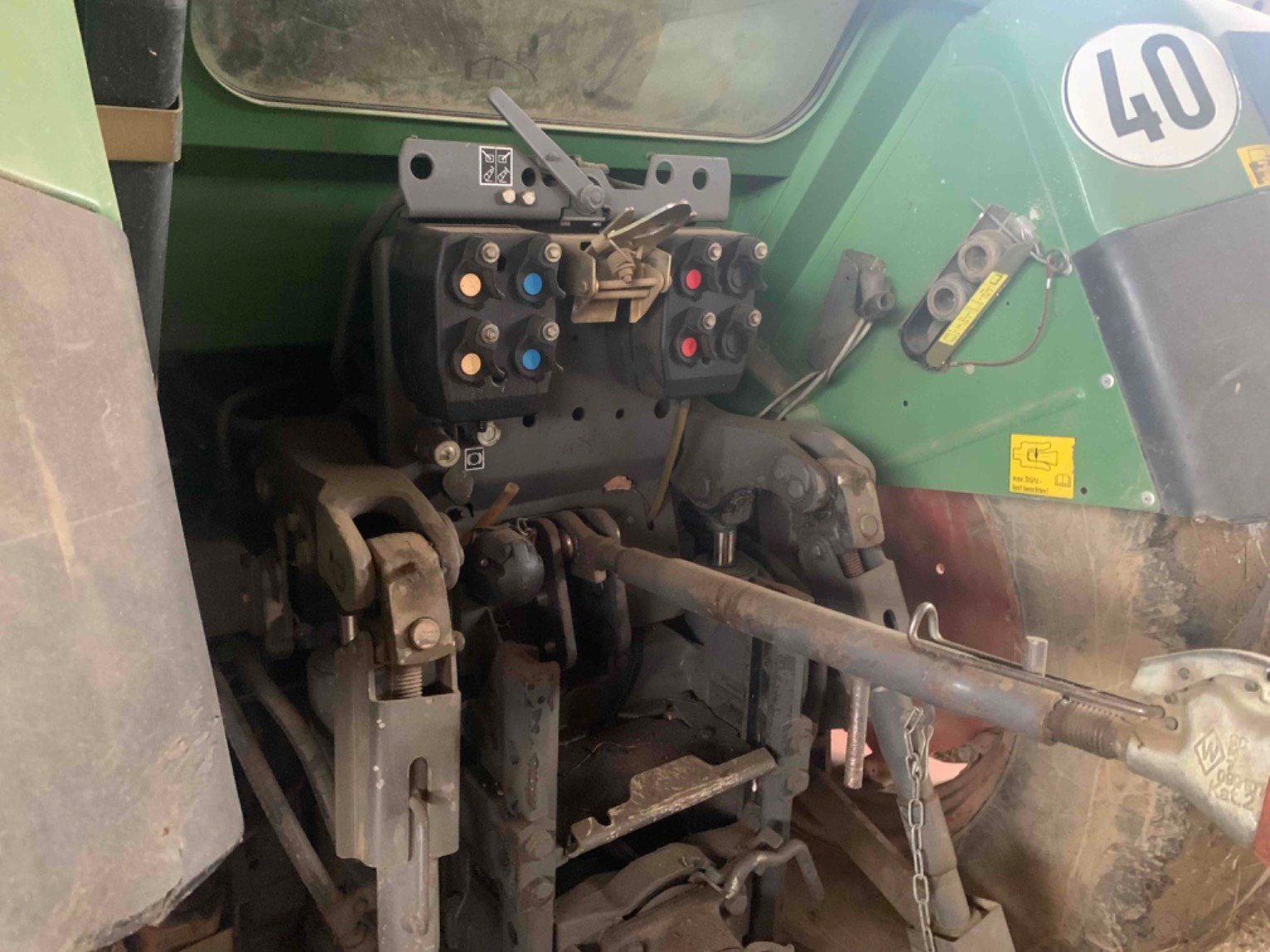 Traktor typu Fendt FENDT 309 C, Gebrauchtmaschine v ORLEIX (Obrázok 4)
