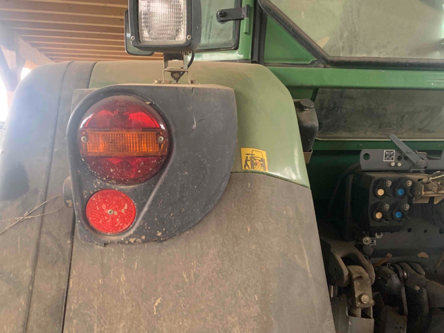 Traktor typu Fendt FENDT 309 C, Gebrauchtmaschine v ORLEIX (Obrázok 5)