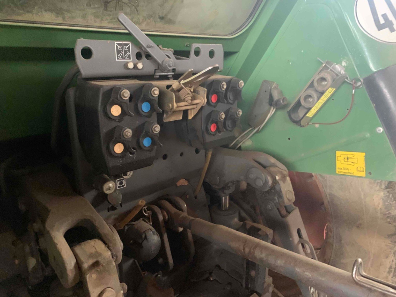Traktor typu Fendt FENDT 309 C, Gebrauchtmaschine v ORLEIX (Obrázok 8)