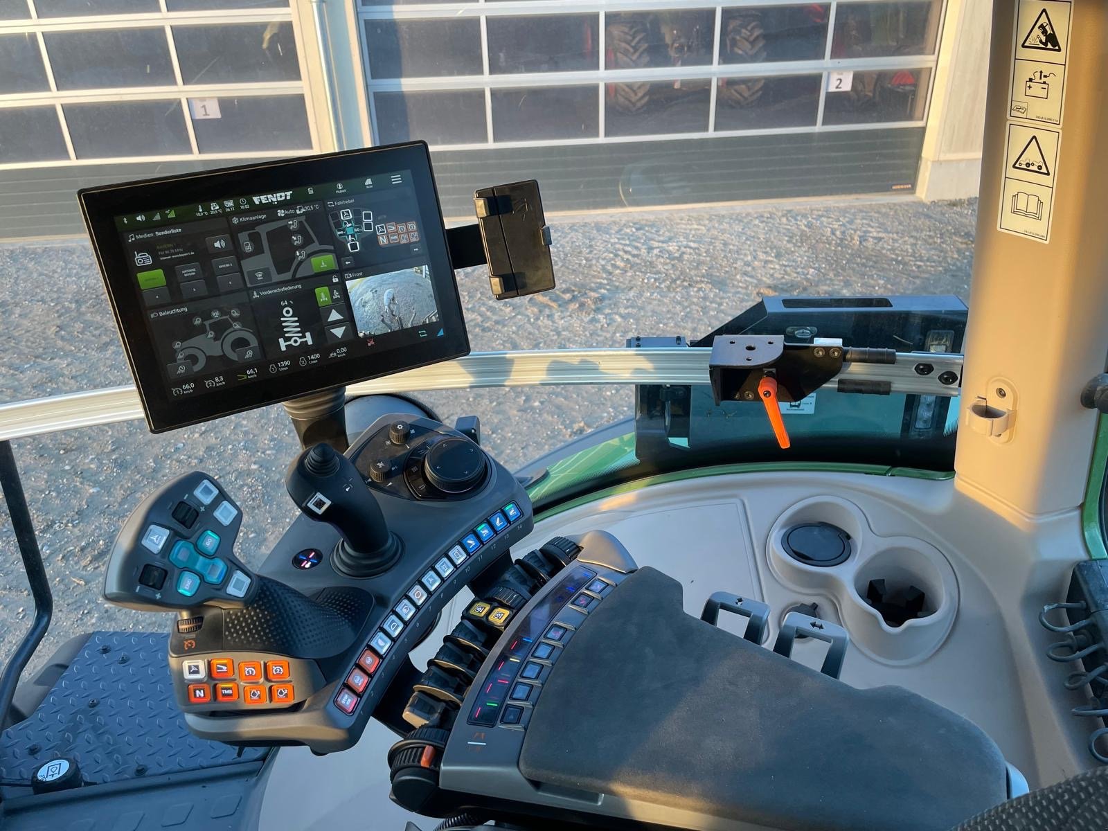 Traktor от тип Fendt Fendt 936 Vario GEN 7, Gebrauchtmaschine в Pleß (Снимка 11)