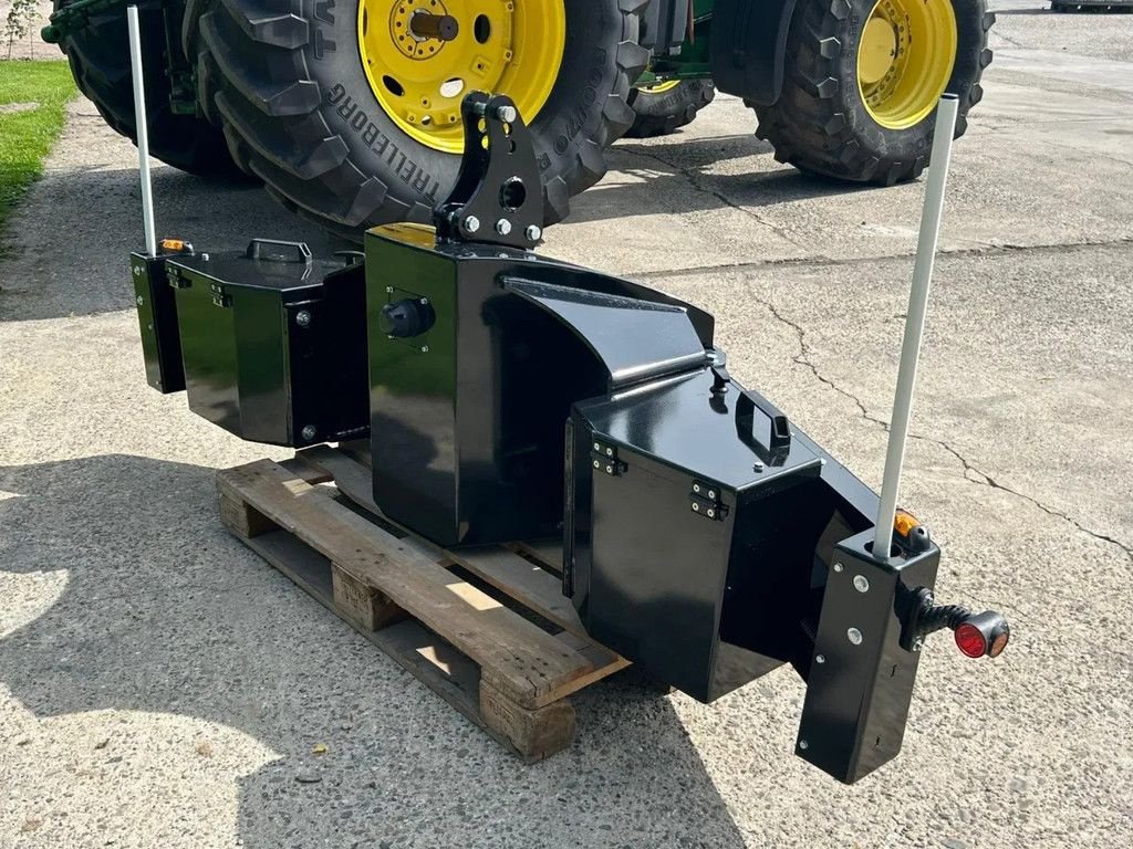 Traktor tipa Fendt Frontbumper Frontblok Gewicht NIEUW, Gebrauchtmaschine u Ruinerwold (Slika 2)