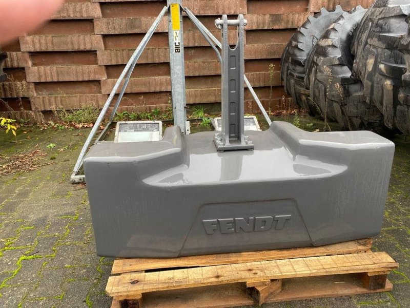 Traktor типа Fendt Frontgewicht 1800kg, Gebrauchtmaschine в Hapert (Фотография 1)