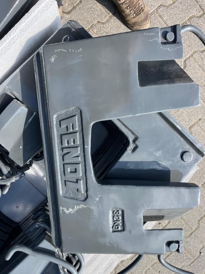 Traktor типа Fendt frontgewichten, Gebrauchtmaschine в Hapert (Фотография 2)