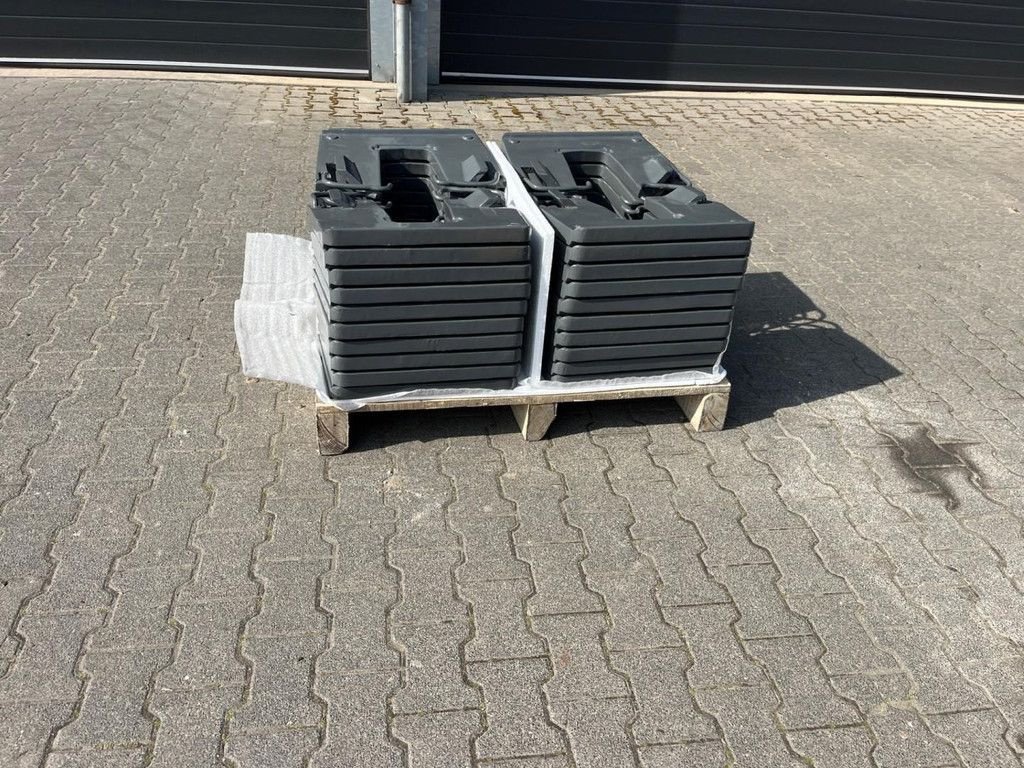 Traktor типа Fendt frontgewichten, Gebrauchtmaschine в Hapert (Фотография 8)