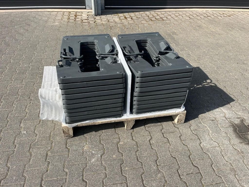 Traktor типа Fendt frontgewichten, Gebrauchtmaschine в Hapert (Фотография 3)