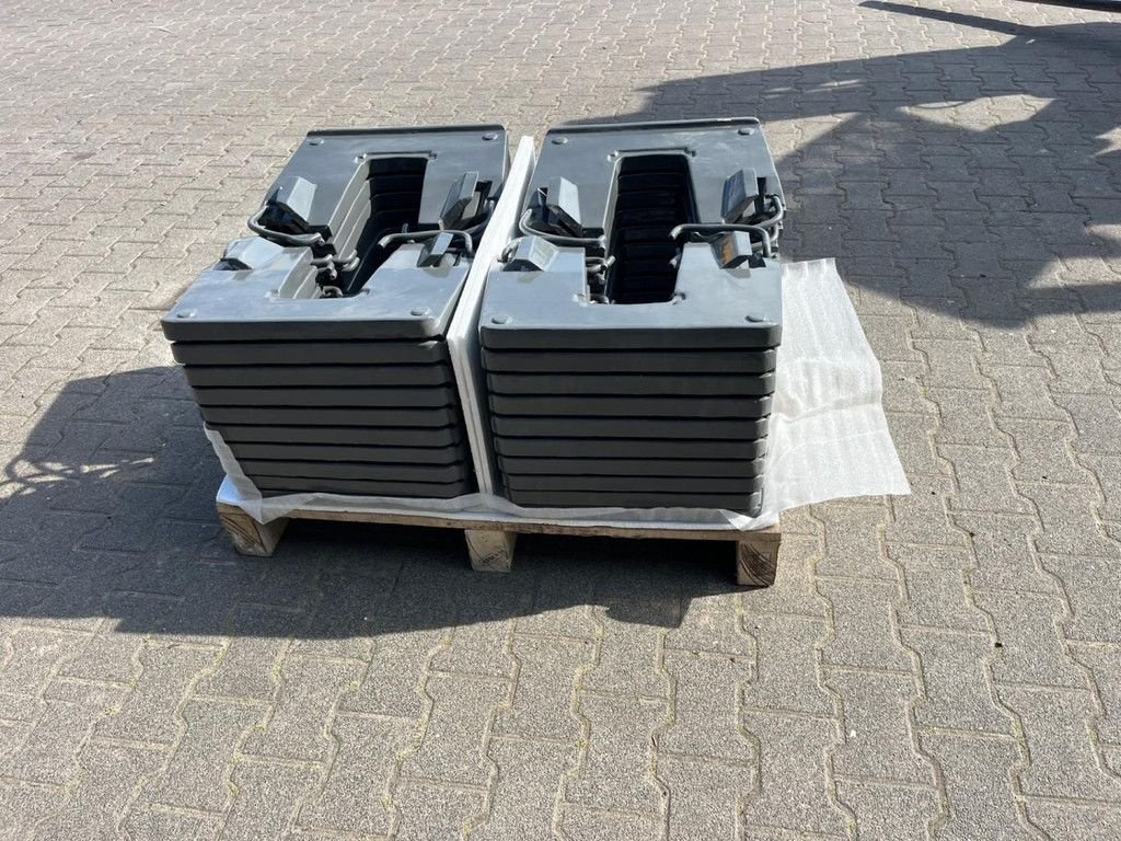 Traktor типа Fendt frontgewichten, Gebrauchtmaschine в Hapert (Фотография 5)