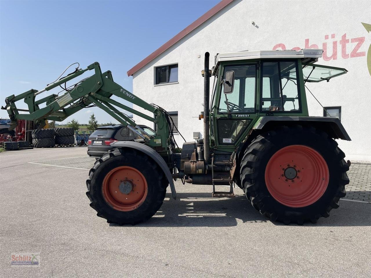 Traktor des Typs Fendt Geräteträger 395 GTA, Gebrauchtmaschine in Schierling (Bild 2)