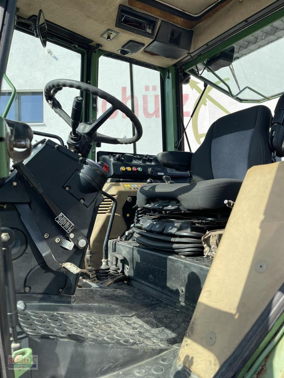 Traktor typu Fendt Geräteträger 395 GTA, Gebrauchtmaschine w Schierling (Zdjęcie 13)
