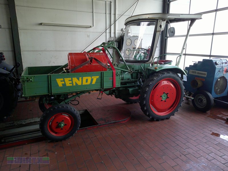 Traktor типа Fendt GT 225 "mit Pritsche, Frontlader und Mähwerk", Gebrauchtmaschine в Buchdorf (Фотография 1)