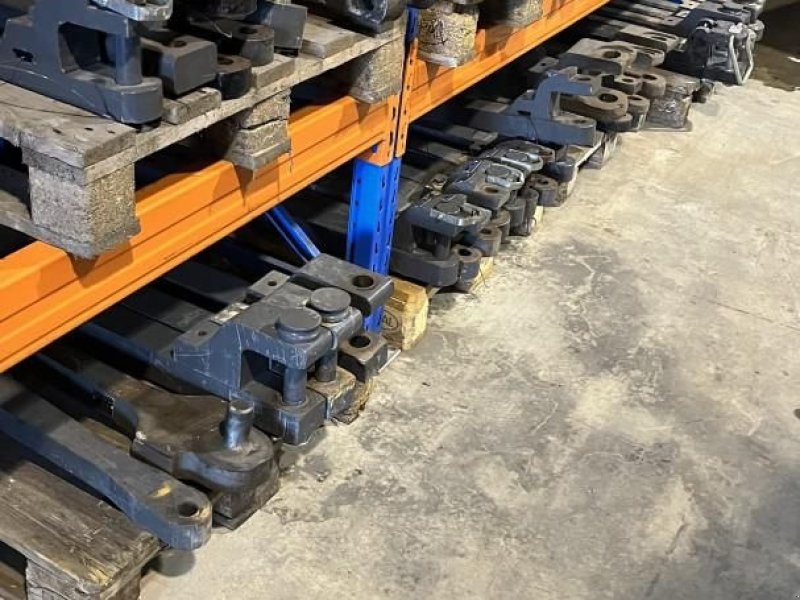 Traktor of the type Fendt onder trekhaken, Gebrauchtmaschine in Hapert (Picture 1)