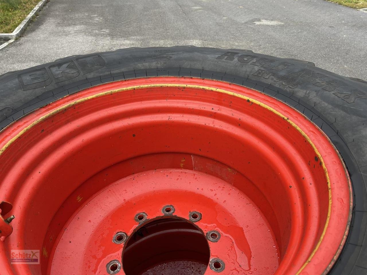 Traktor van het type Fendt Räder 2.25m Spur, 828 826, 620/70 R46 600/70 R30, Gebrauchtmaschine in Schierling (Foto 4)