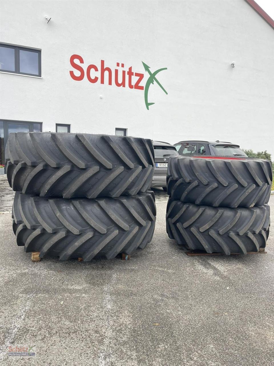 Traktor of the type Fendt Räder 710/60 R42 600/60 R30 f. 718-724 820, Gebrauchtmaschine in Schierling (Picture 1)