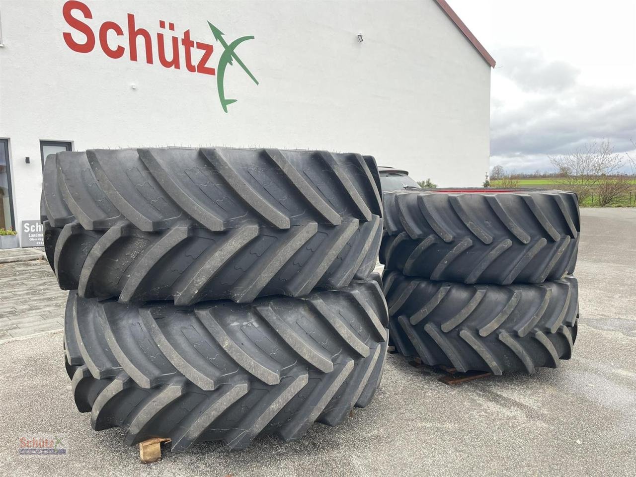 Traktor of the type Fendt Räder 710/60 R42 600/60 R30 f. 718-724 820, Gebrauchtmaschine in Schierling (Picture 2)