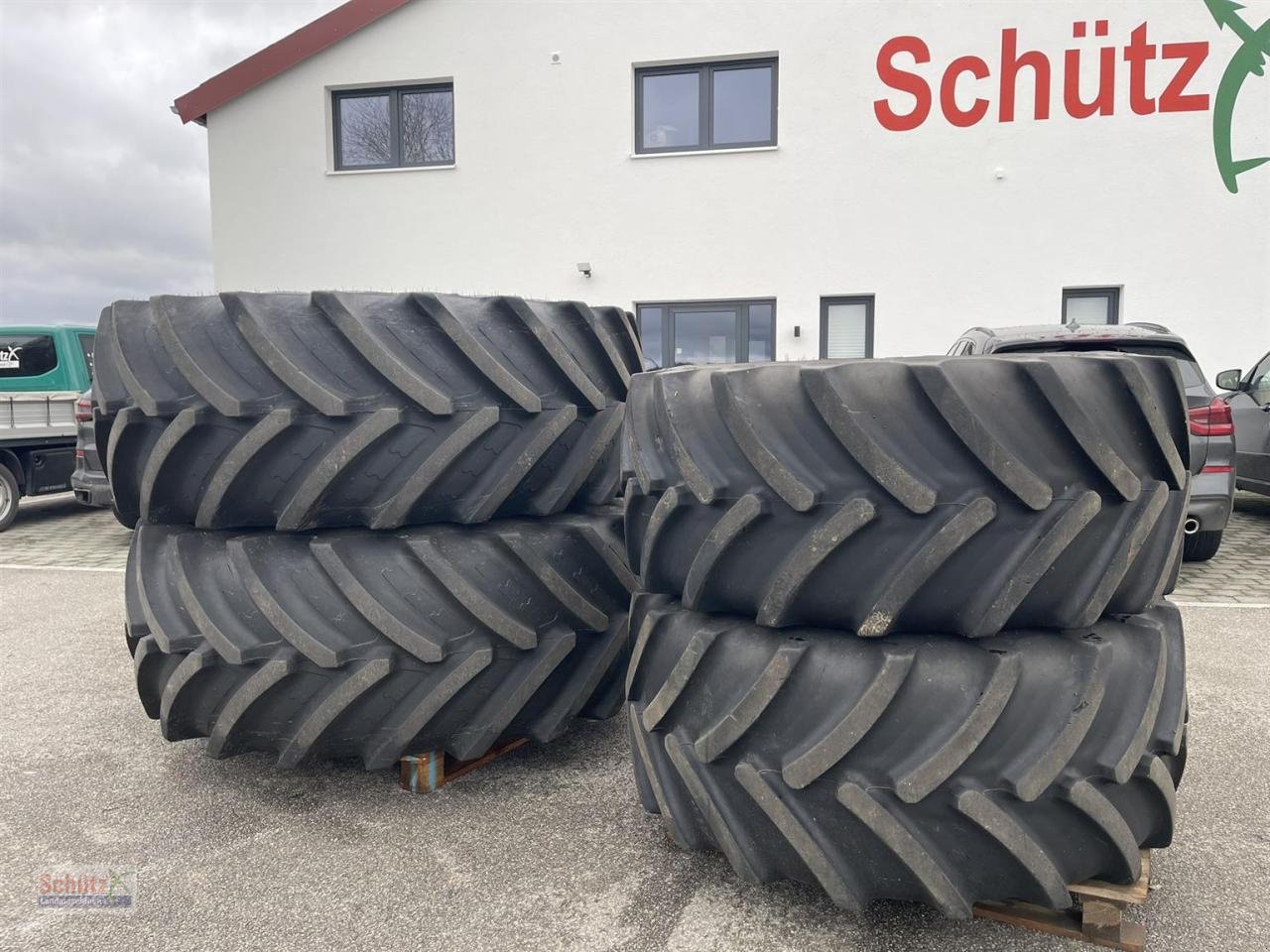 Traktor of the type Fendt Räder 710/60 R42 600/60 R30 f. 718-724 820, Gebrauchtmaschine in Schierling (Picture 3)