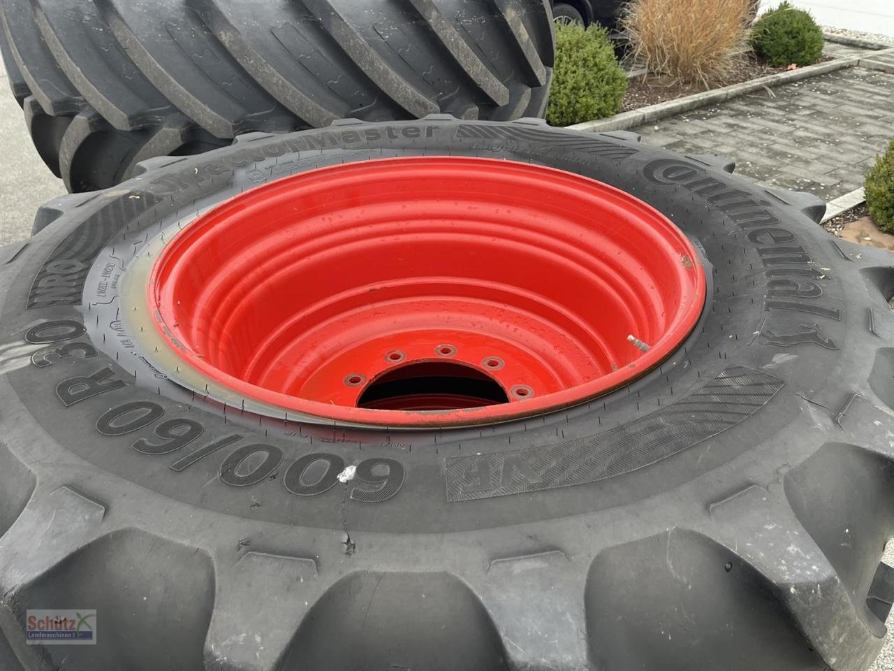 Traktor of the type Fendt Räder 710/60 R42 600/60 R30 f. 718-724 820, Gebrauchtmaschine in Schierling (Picture 5)