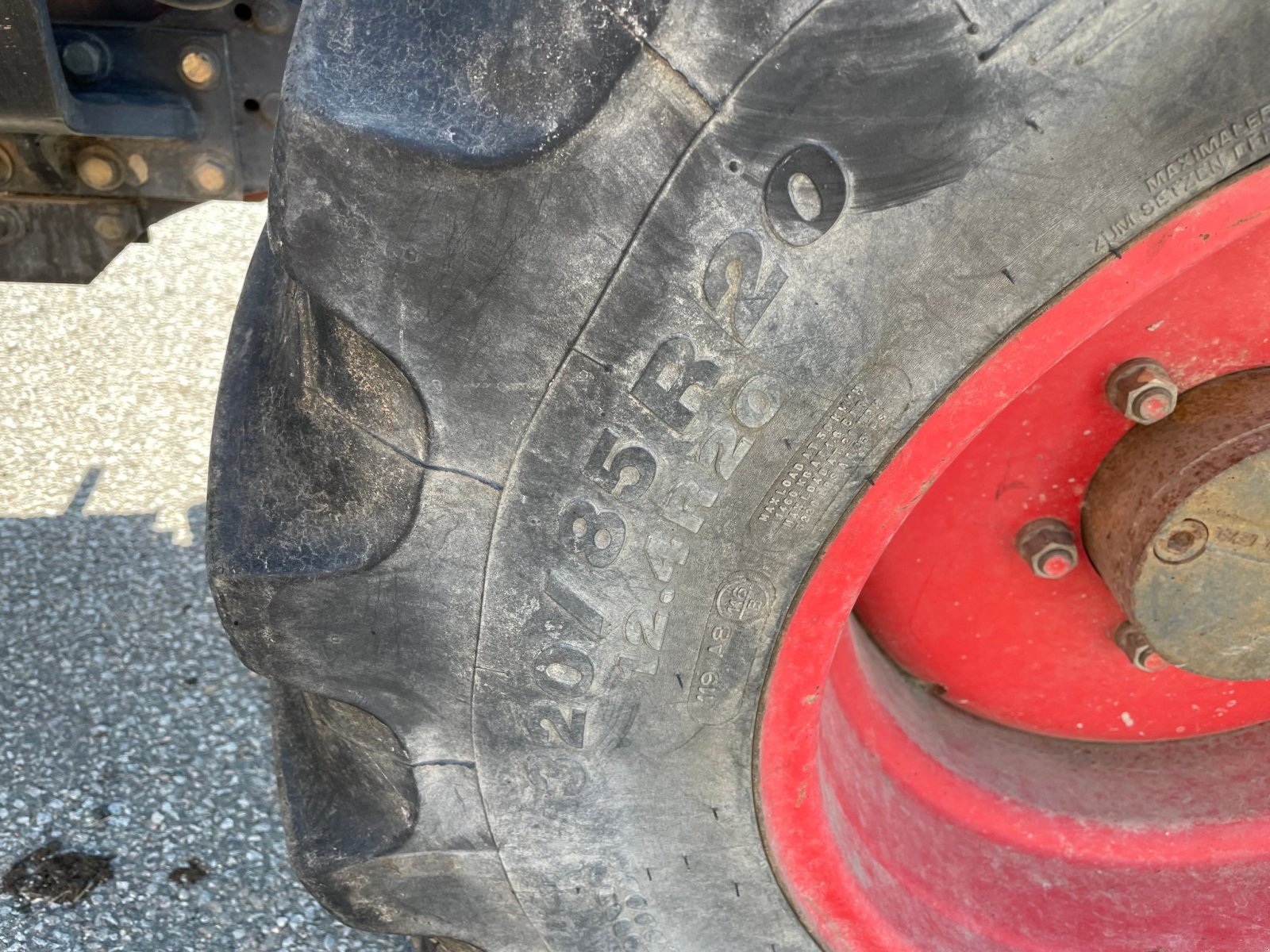 Traktor des Typs Fendt Tracteur agricole 208 S Fendt, Gebrauchtmaschine in LA SOUTERRAINE (Bild 10)