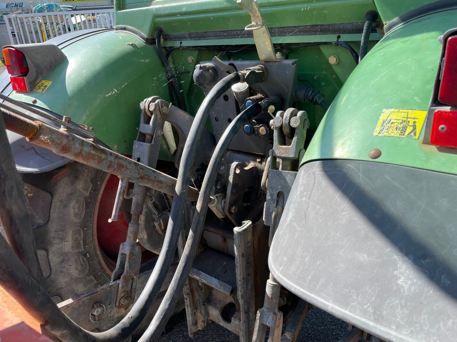 Traktor типа Fendt Tracteur agricole 208 S Fendt, Gebrauchtmaschine в LA SOUTERRAINE (Фотография 4)