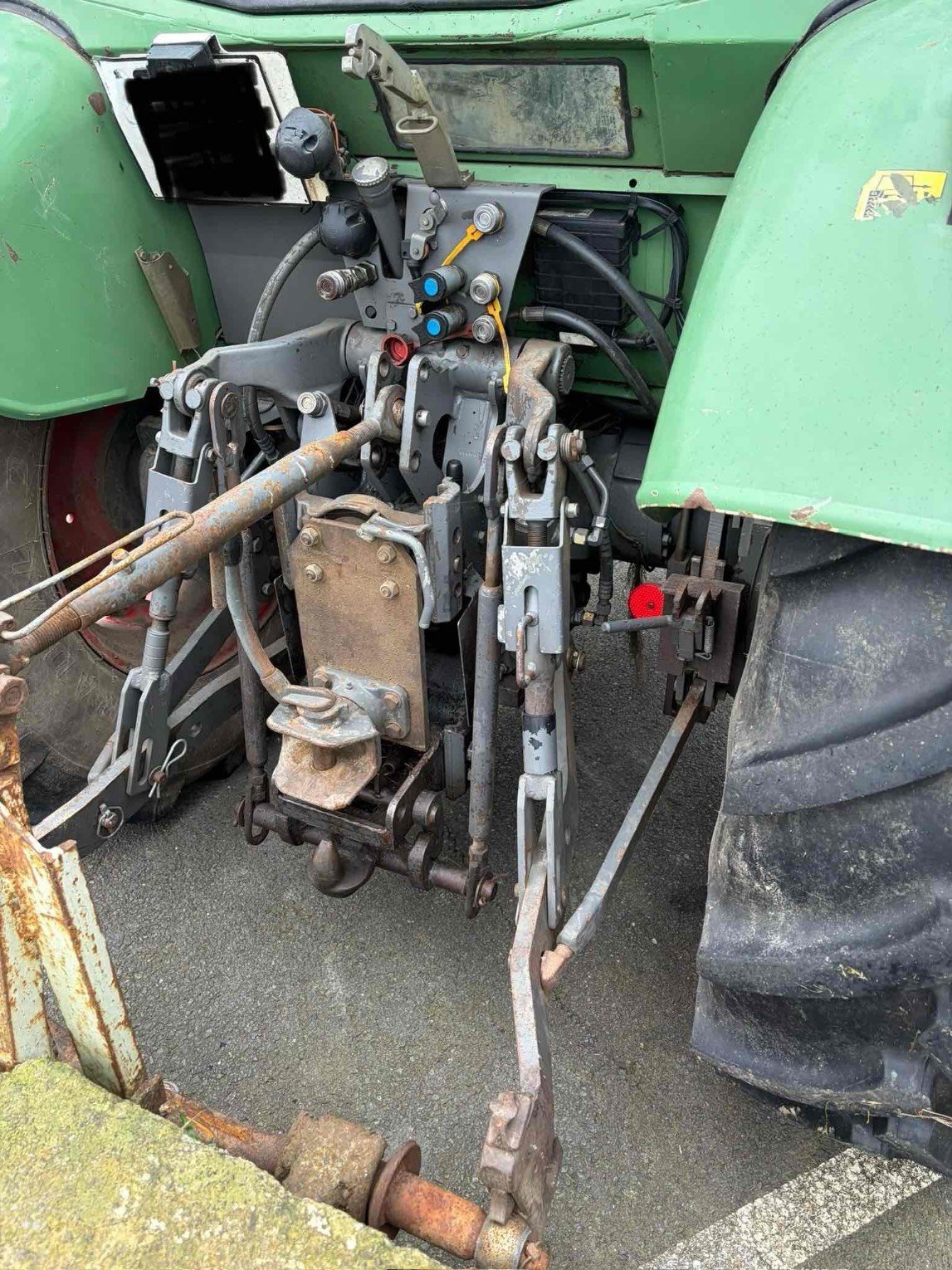 Traktor typu Fendt Tracteur agricole 280 S  Fendt, Gebrauchtmaschine w SAINT CLAIR SUR ELLE (Zdjęcie 9)