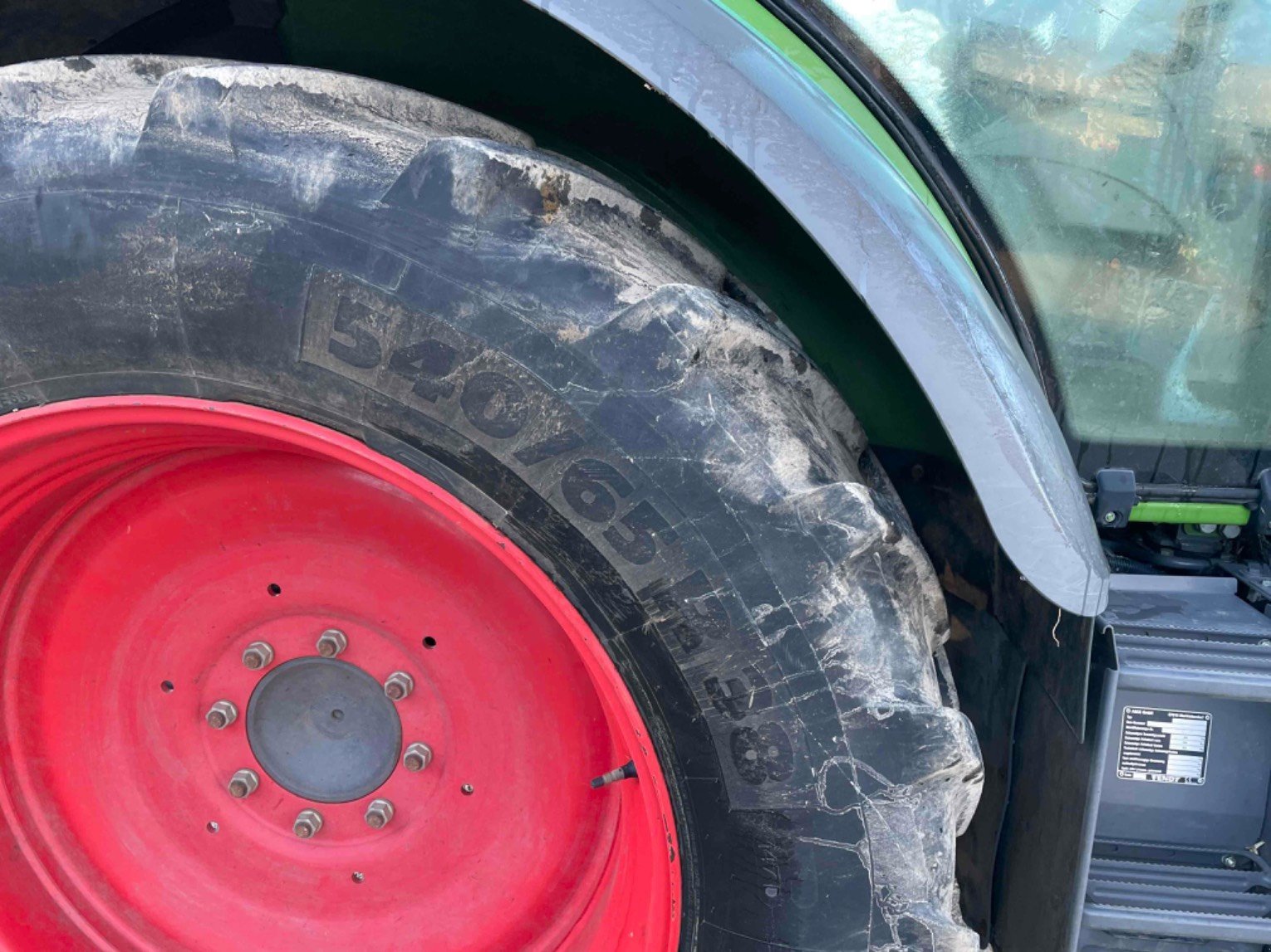 Traktor от тип Fendt Tracteur agricole 310 power Fendt, Gebrauchtmaschine в LA SOUTERRAINE (Снимка 5)