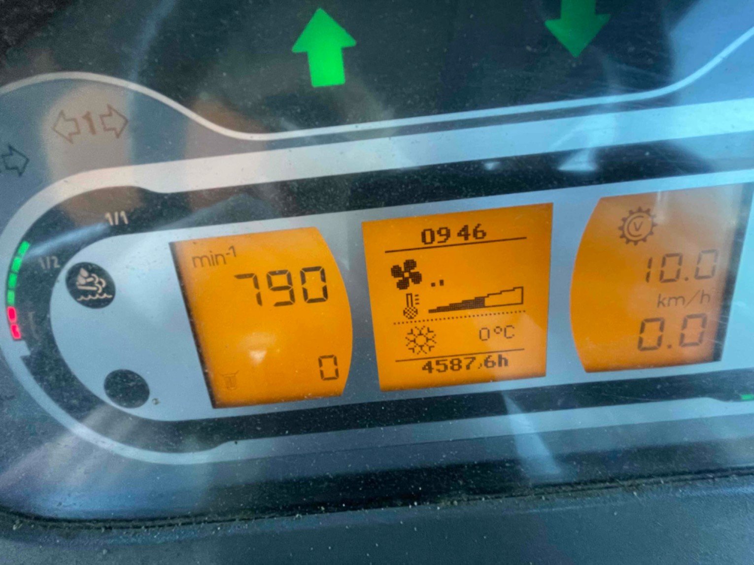 Traktor от тип Fendt Tracteur agricole 310 power Fendt, Gebrauchtmaschine в LA SOUTERRAINE (Снимка 4)