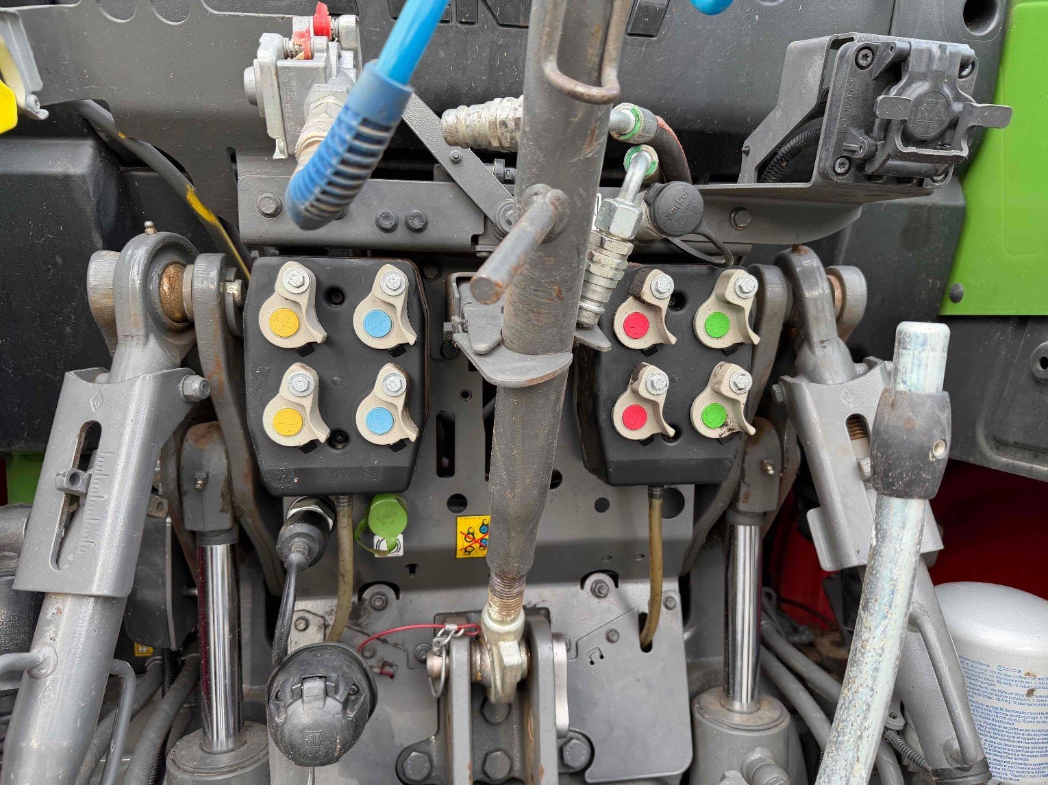 Traktor des Typs Fendt Tracteur agricole 313 Fendt, Gebrauchtmaschine in LA SOUTERRAINE (Bild 11)