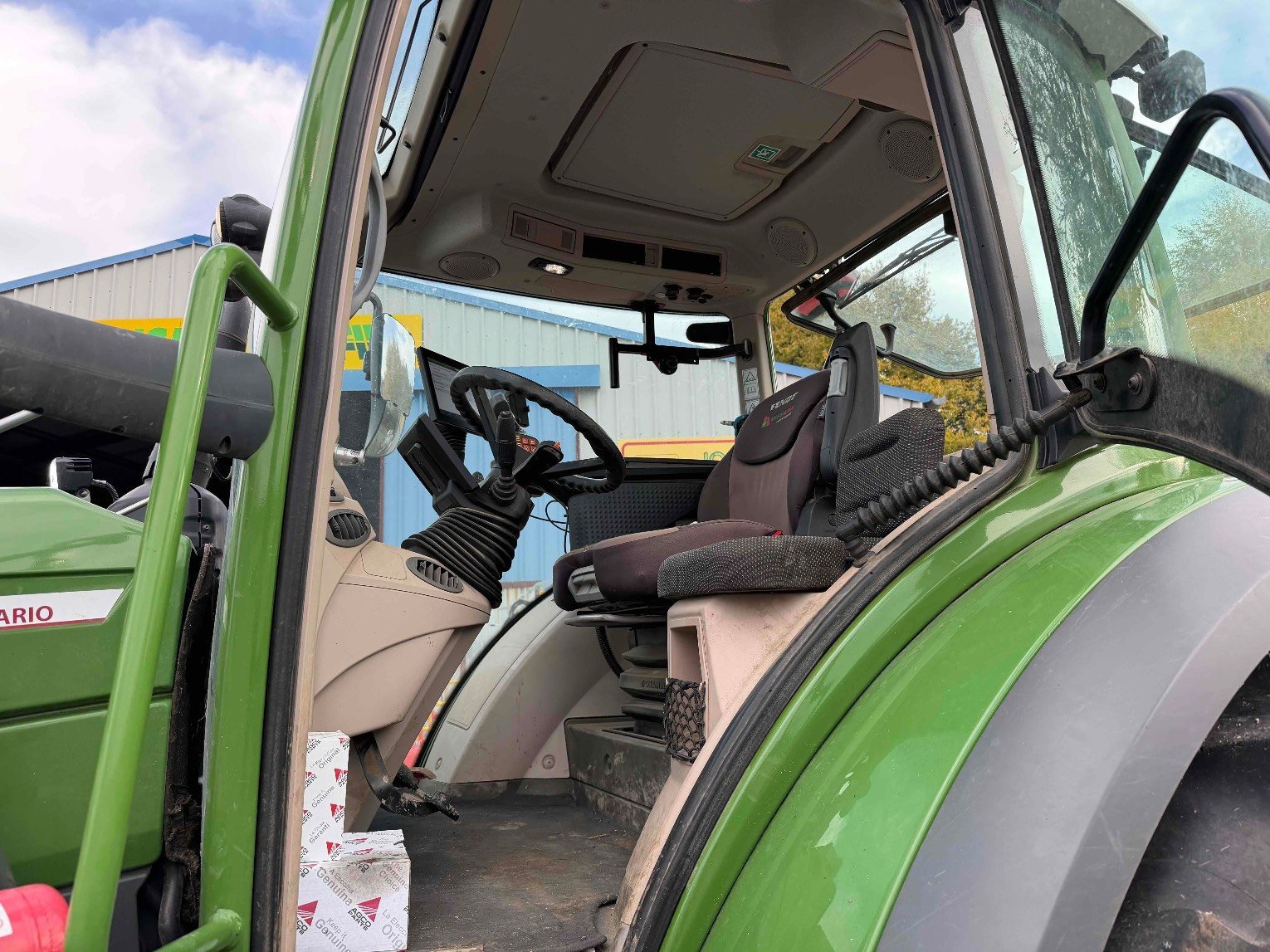 Traktor типа Fendt Tracteur agricole 313 Fendt, Gebrauchtmaschine в LA SOUTERRAINE (Фотография 5)