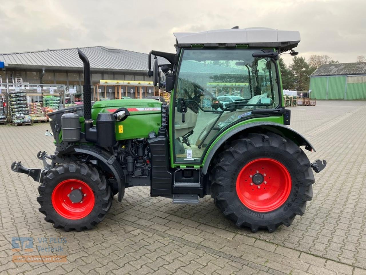 Traktor типа Fendt VARIO 211 F, Gebrauchtmaschine в Osterburg (Фотография 3)