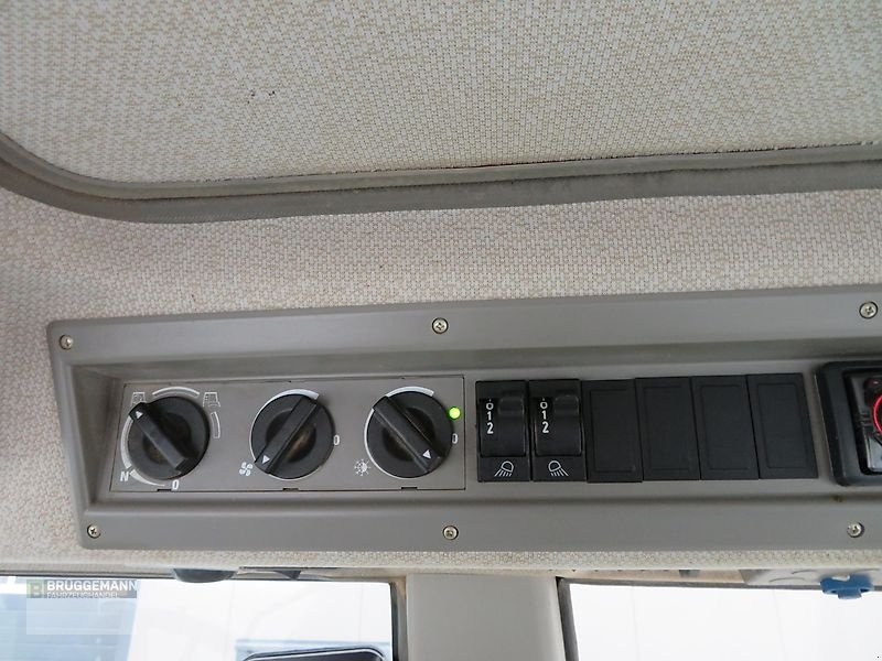 Traktor of the type Fendt Vario 411 TMS, FKH+FZW+FL, Gebrauchtmaschine in Meppen (Picture 14)