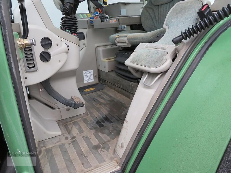 Traktor of the type Fendt Vario 411 TMS, FKH+FZW+FL, Gebrauchtmaschine in Meppen (Picture 11)