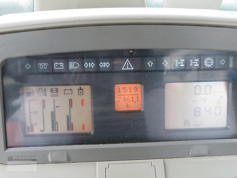 Traktor of the type Fendt Vario 411 TMS, FKH+FZW+FL, Gebrauchtmaschine in Meppen (Picture 16)